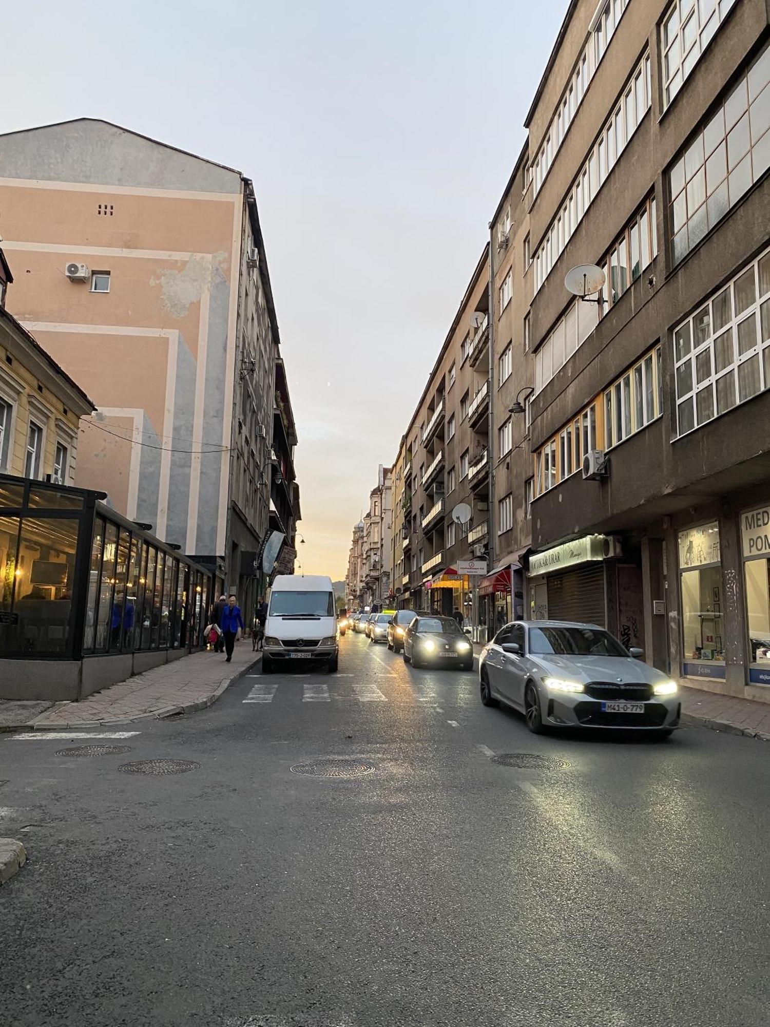 Tim Apartment Sarajevo With Private Parking Экстерьер фото