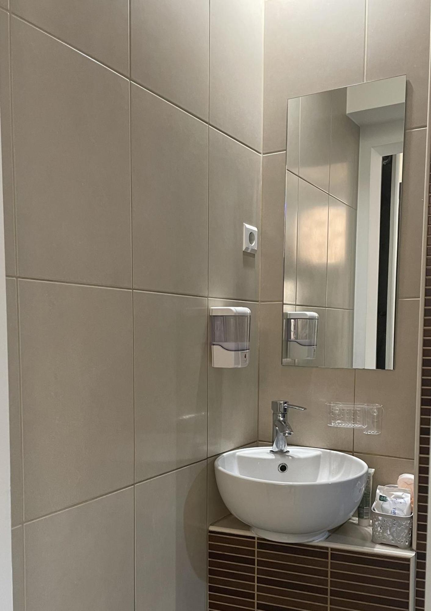 Tim Apartment Sarajevo With Private Parking Экстерьер фото